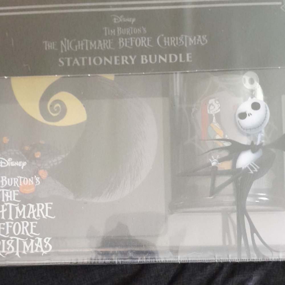 Disney Nightmare Before Christmas Black and White Stationery Set - Picture 1 of 6